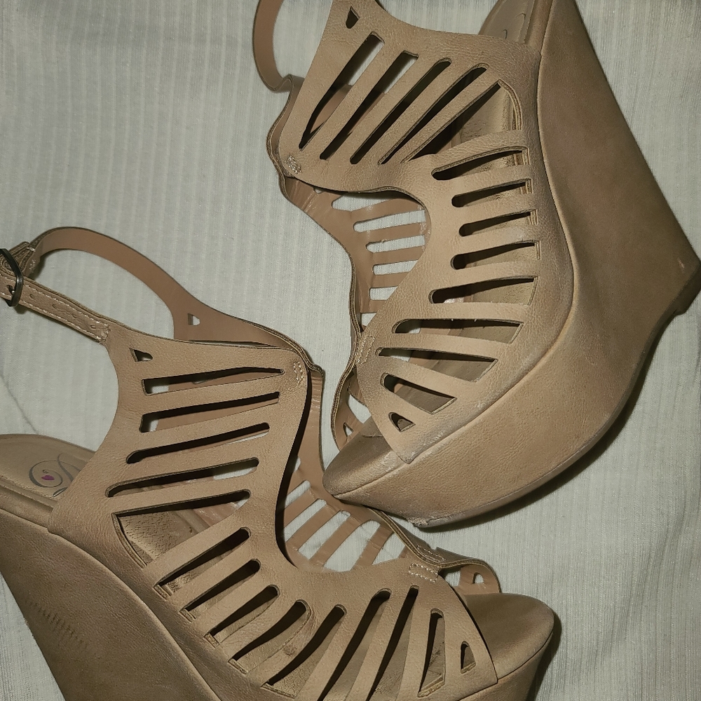 Wedges - Picture 2 of 2